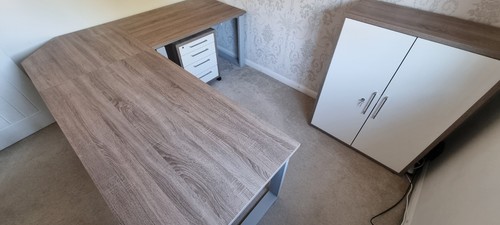 Executive office desk - -, 3